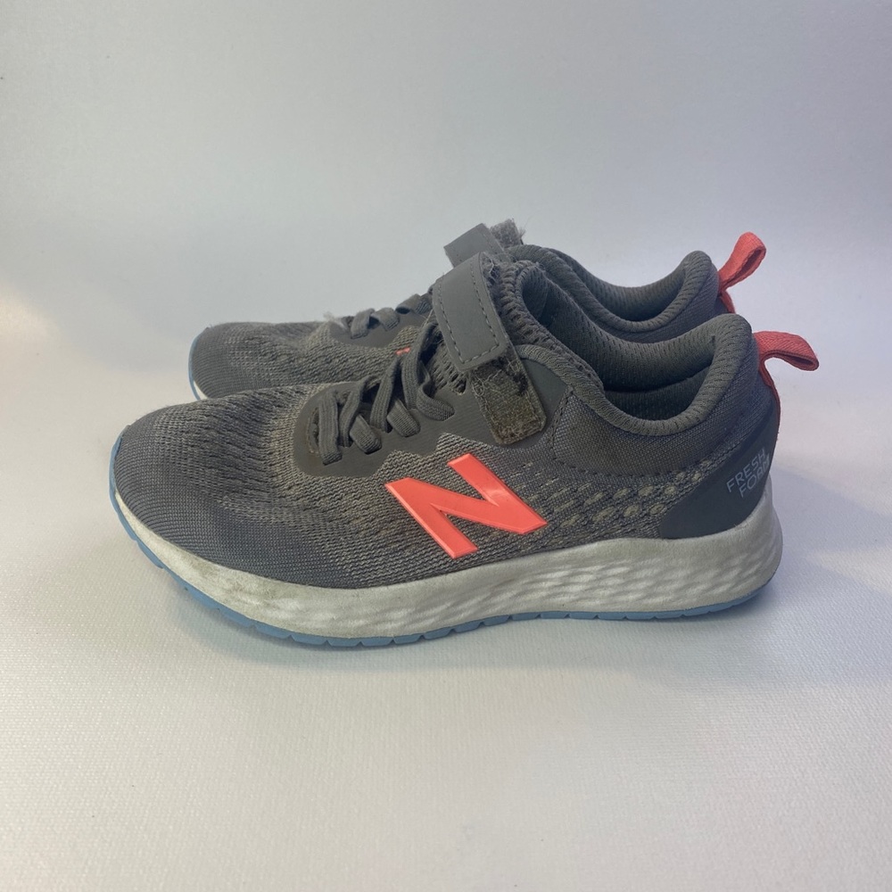 New Balance Fresh Foam Sneakers US Youth 11 Grey/Pink/Blue. M YAARICT3